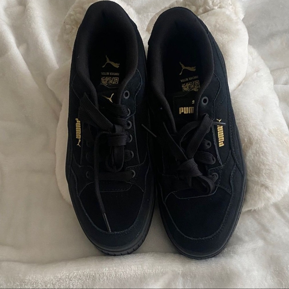 Puma Women's Black Sneakers. Size 6.5